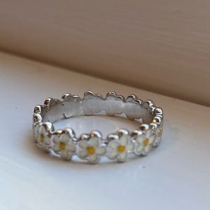 Pura Vida Daisy Ring (Size 8)